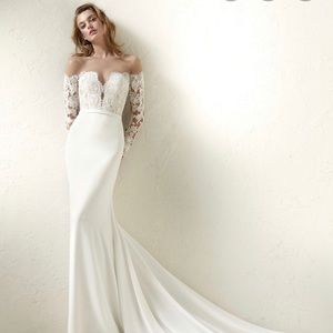 Pronovias Dracma Wedding Gown- NEVER ALTERED!